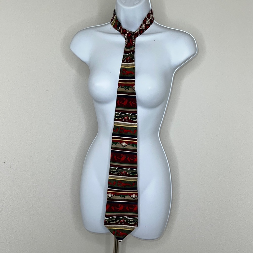 🔹 Tabasco Necktie